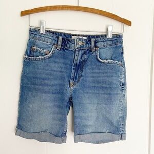 Free People We the Free boyfriend fit denim shorts‎ cuffed raw hem 24